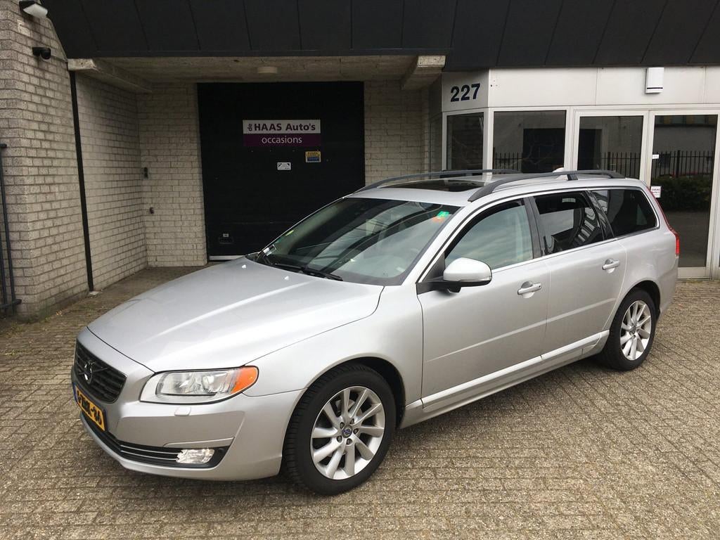 Volvo V70 2.0 D4 Summum / VOL OPTIES / DEALER OH / LEDER / D, Voorwielaandrijving, Euro 5, Zwart, 4 cilinders