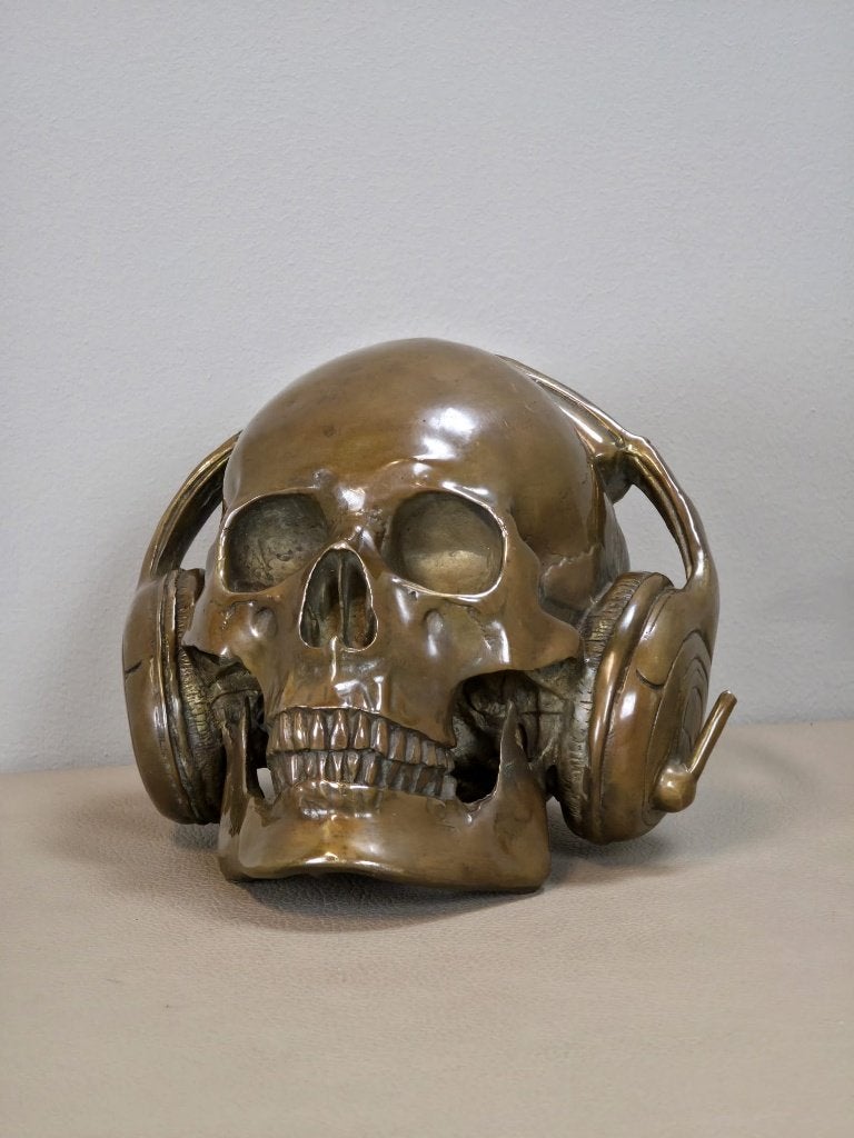 Brons, sculptuur schedel met koptelefoon, Overige onderwerpen, Minder dan 20 cm, Ophalen of Verzenden, Brons