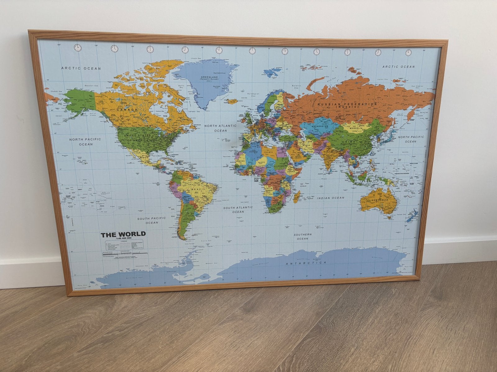 Wereldkaart Prikbord Kurk 90x60 cm met Vlaggetjes, Meerkleurig, Overige stijlen, Ophalen of Verzenden, Zo goed als nieuw