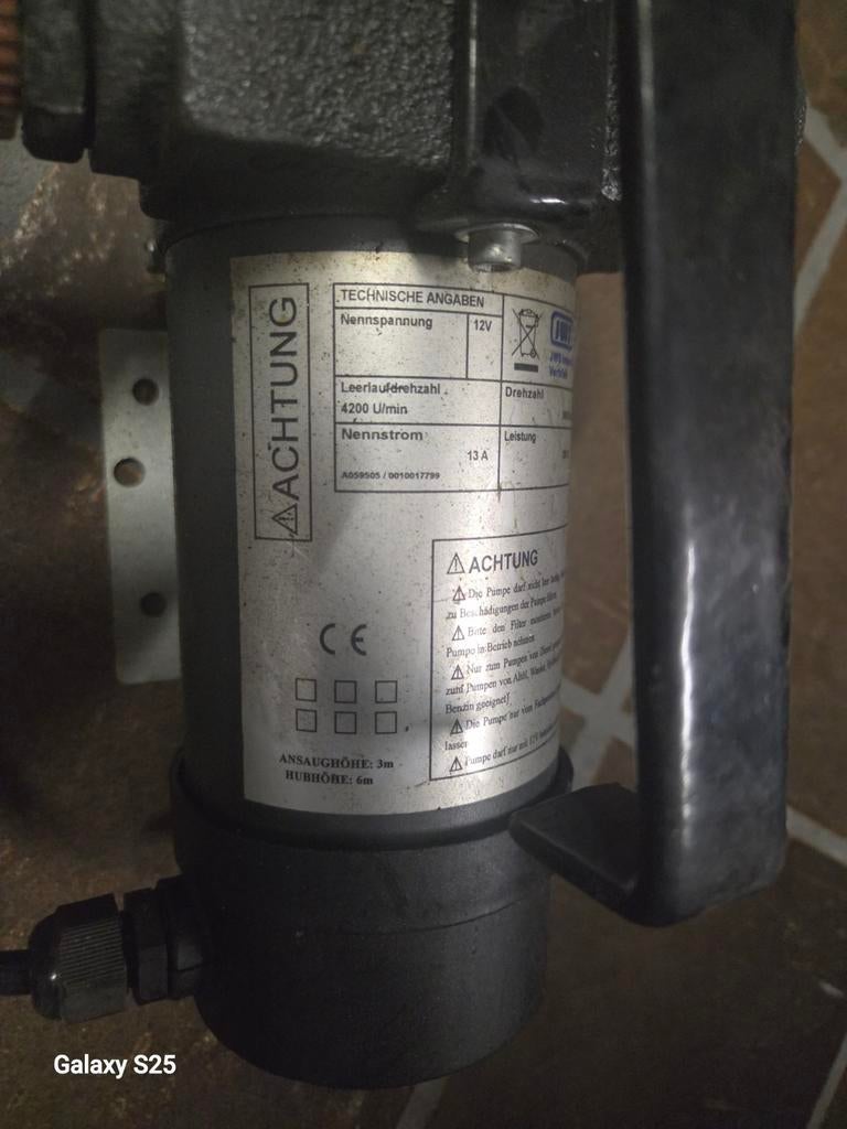 12V Dieselpomp 45L/min - Batterij Aangedreven, Ophalen of Verzenden, Gebruikt