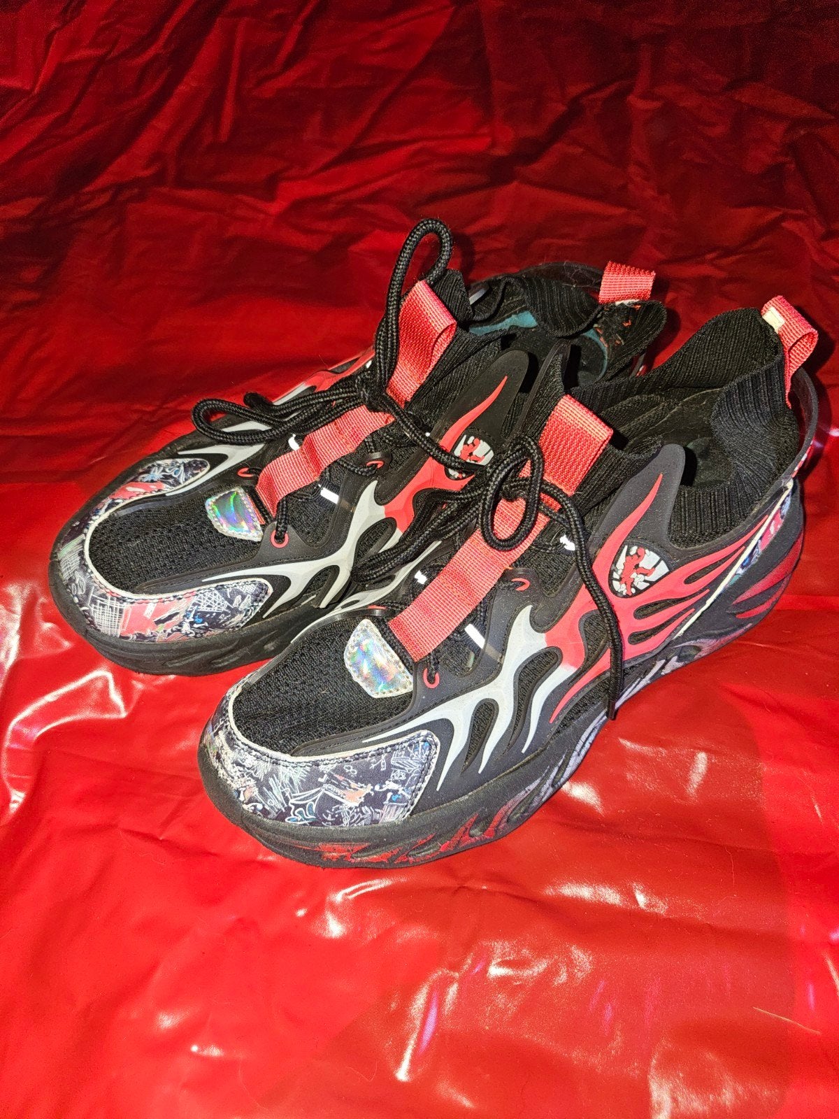 Zwarte sneakers met rode en witte vlammen, maat 45, Onbekend, Verzenden, Zwart, Sneakers of Gympen
