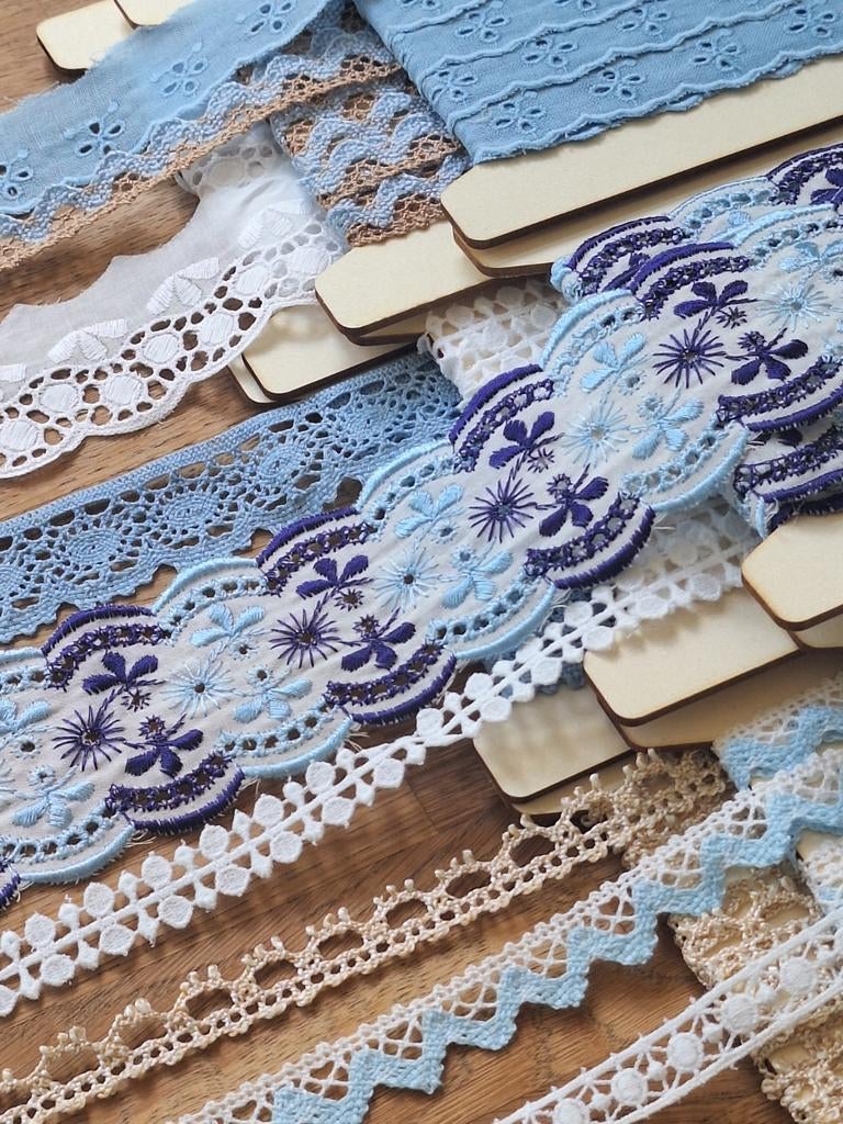 Heel mooi vintage katoen, broderie kant pakket. Veel meters, Hobby en Vrije tijd, Naaien en Fournituren, Ophalen of Verzenden