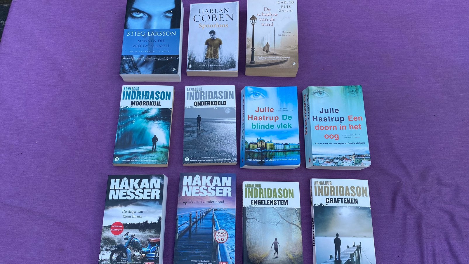 Grote partij van 200 moderne boeken, romans, thrillers, Boeken, Thrillers, Ophalen, Zo goed als nieuw, Nederland