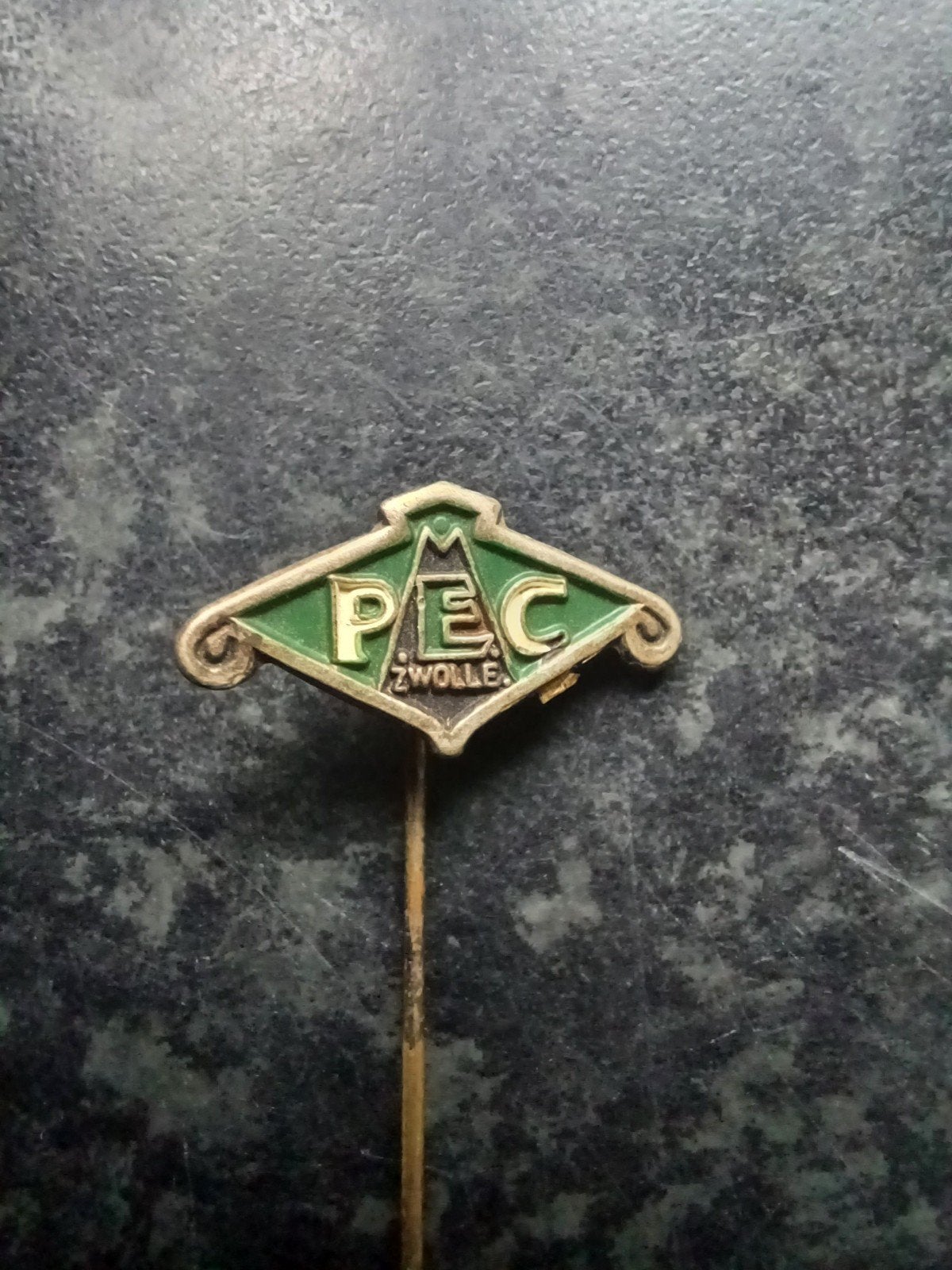 Speldje PEC Zwolle (sport voetbal Zwolle), Verzamelen, Speldjes, Pins en Buttons, Ophalen, Gebruikt, Sport, Speldje of Pin