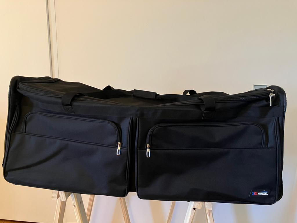 Nette grote New York Xpress Duffel bag met wielen, Sieraden, Tassen en Uiterlijk, Tassen | Reistassen en Weekendtassen, Ophalen