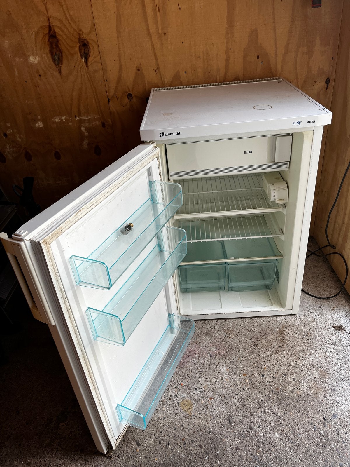 Defecte Bauknecht Koelkast met klein vriesvak, Witgoed en Apparatuur, Gebruikt, 75 tot 100 liter, 45 tot 60 cm, Met vriesvak