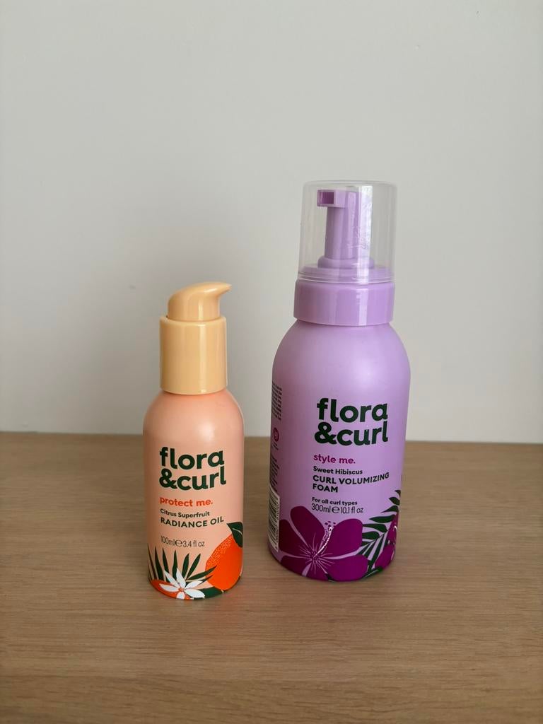 Flora & Curl volumizing foam en radiance oil, Sieraden, Tassen en Uiterlijk, Uiterlijk | Haarverzorging, Ophalen of Verzenden