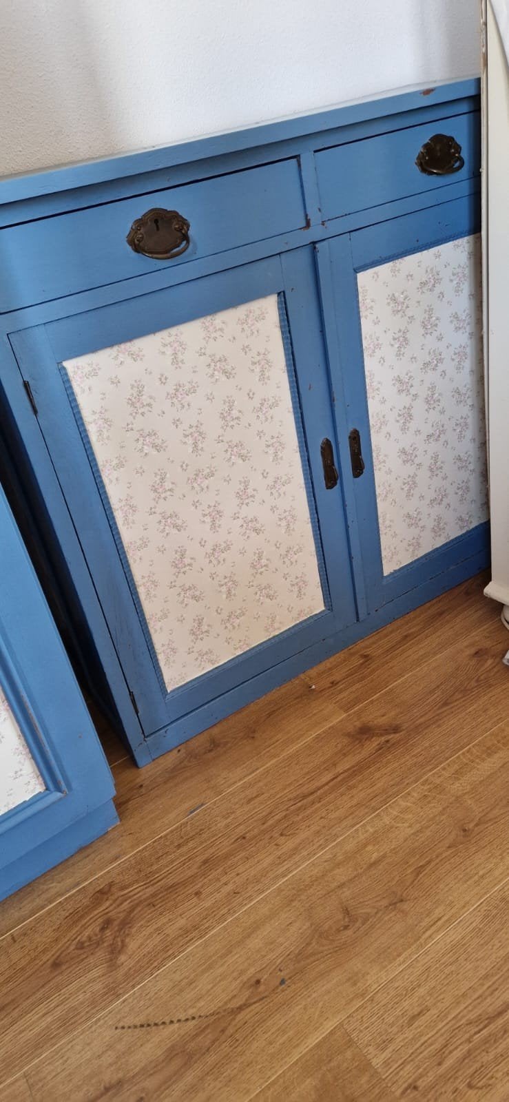 Brocant blauw kastje met 2 lades en bloemenprint, Ophalen