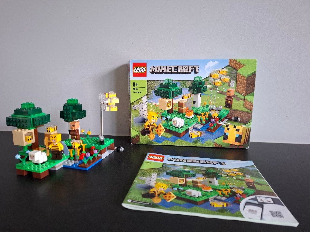 Lego Minecraft 21165 The Bee Farm + doos, Kinderen en Baby's, Minecraft, Lego, Ophalen of Verzenden, Zo goed als nieuw