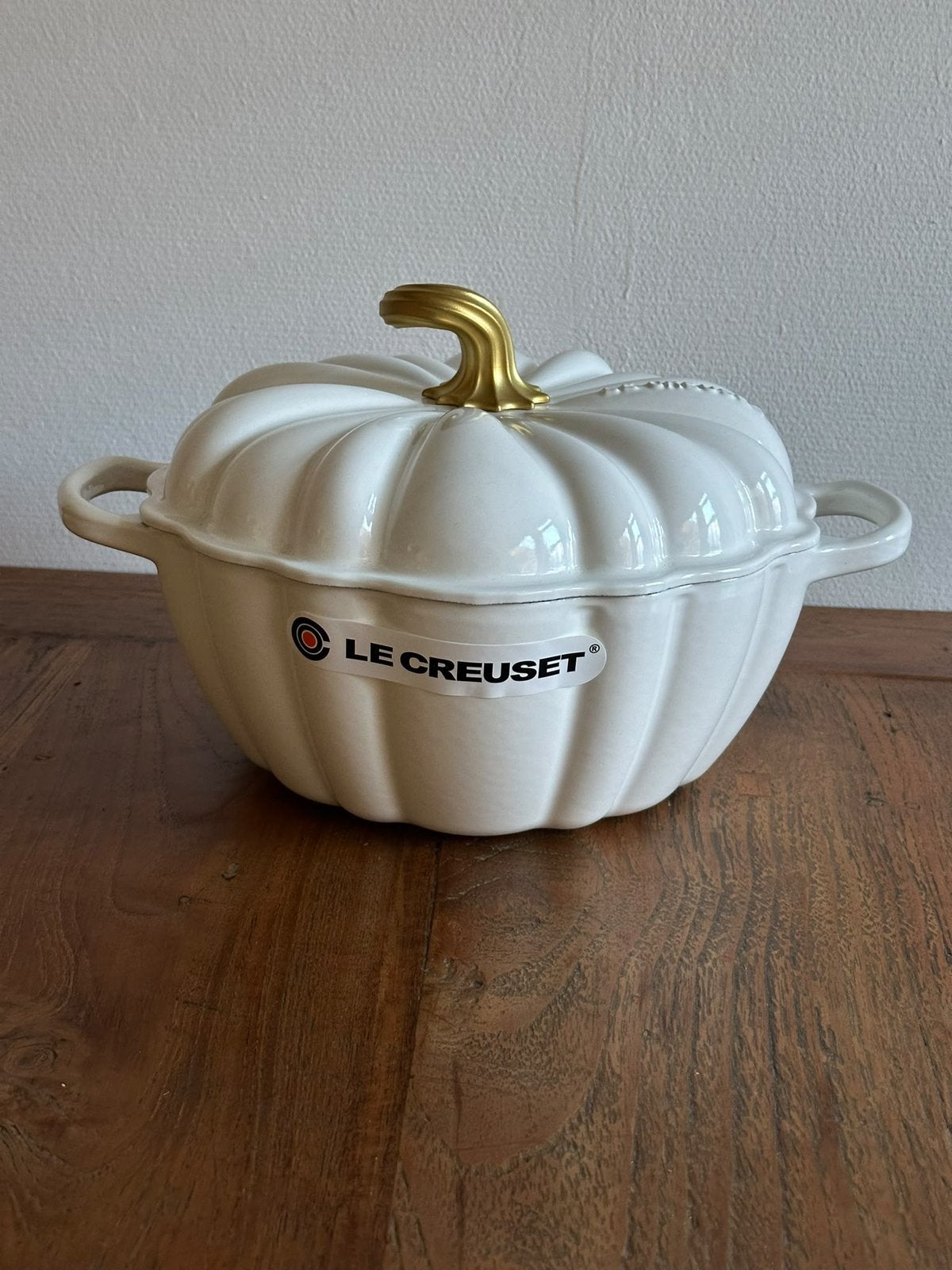 Le Creuset Gietijzeren Pompoen Braadpan 24 cm – Wit Glans, Ophalen of Verzenden, Nieuw, Gietijzer