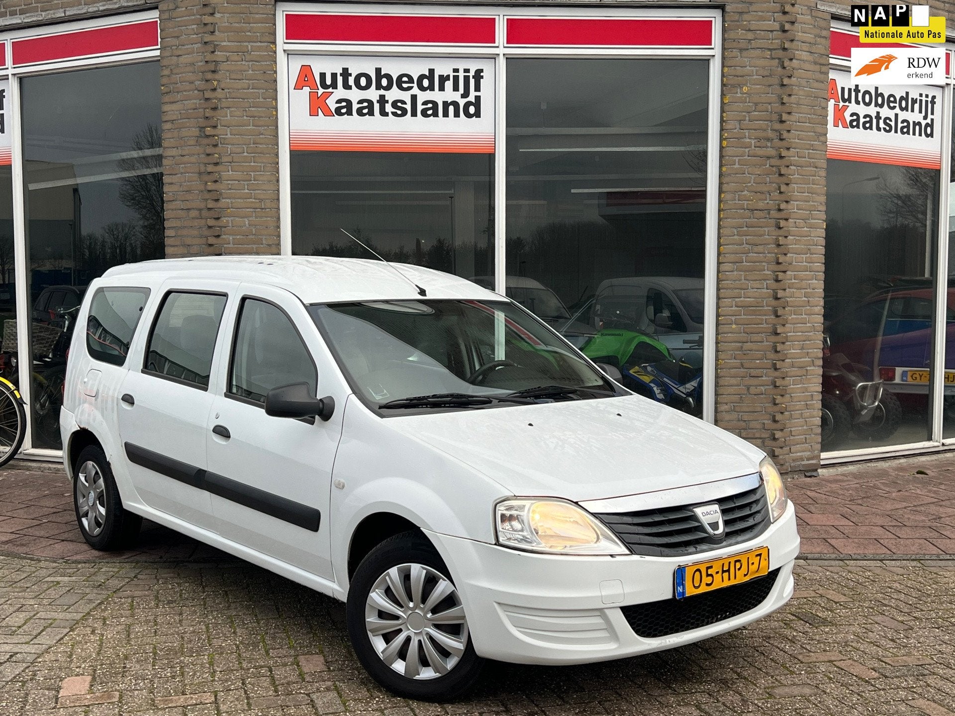 Dacia Logan MCV 1.6 Ambiance 7P - Airco -, Stof, Gebruikt, Zwart, 4 cilinders