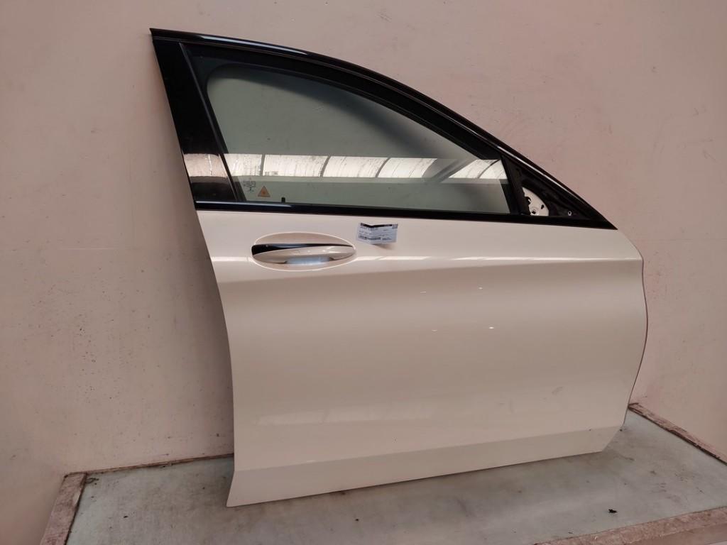 Portier Rechts Voor Mercedes-Benz C (W205) 2016 A2057200205, Gebruikt, Mercedes-Benz AG, Mercedes-Benz, Mercedesstraße 120, Stuttgart 70372, , Duitsland