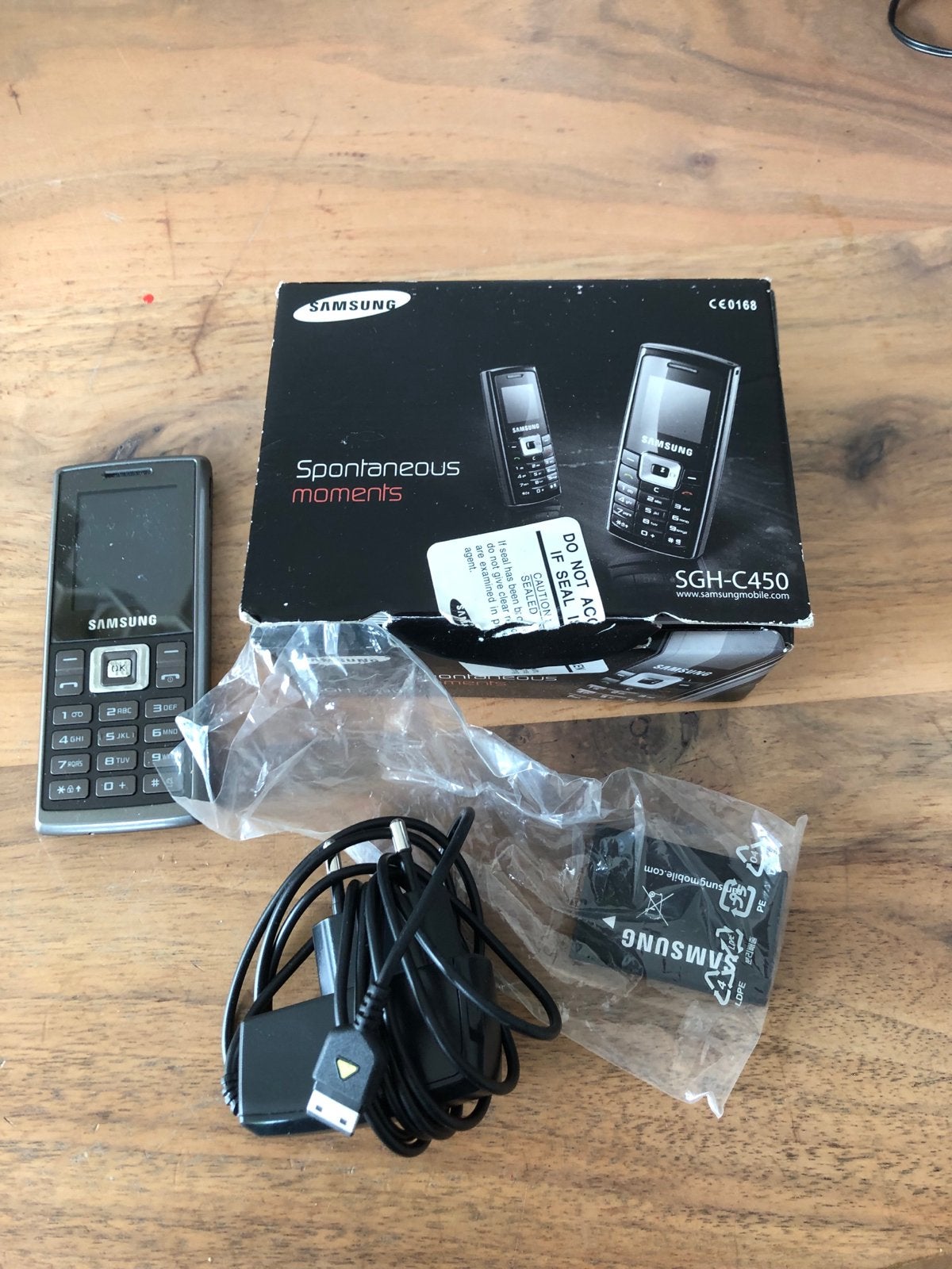 Samsung SGH-C450 Mobiele Telefoon met Oplader en Doos, Telecommunicatie, Mobiele telefoons | Samsung, Gebruikt, Overige modellen