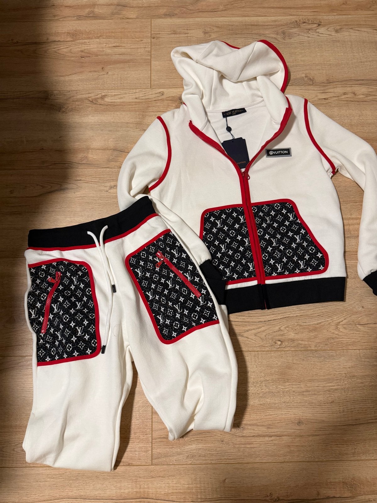 Prachtig 2-delig dames trainingspak wit-rood-zwart, Ophalen of Verzenden, Nieuw, Maat 46/48 (XL) of groter, Meerkleurig
