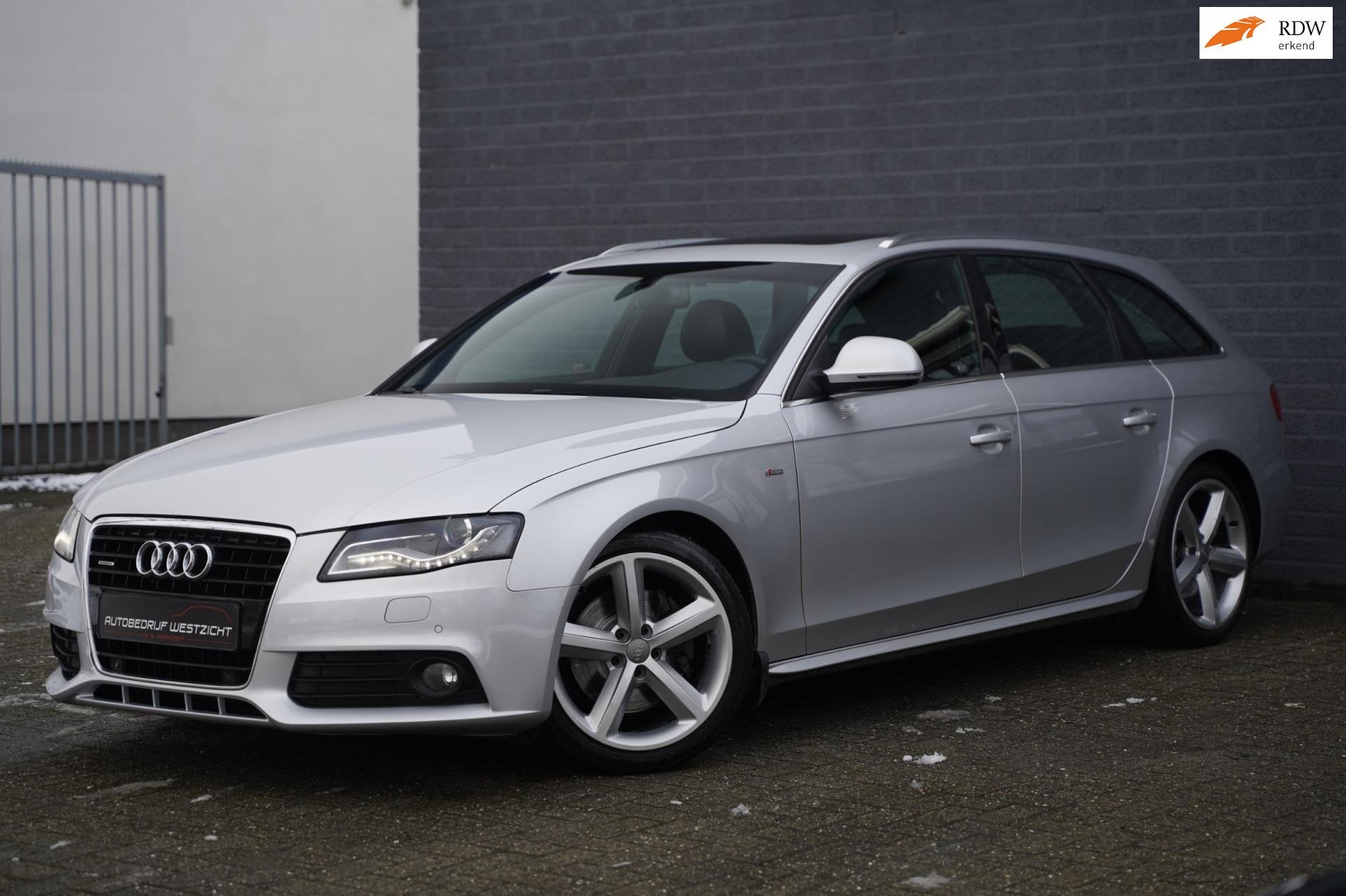 Audi A4 Avant 3.2 FSI quattro S-line 265pk Automaat, Navi, Auto's, Gebruikt, Zwart, A4, 11 km/l
