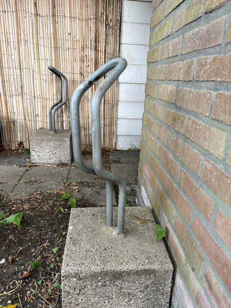 Fietsenrekken met betonblok, set van 2, Fietsen en Brommers, Ophalen, Gebruikt