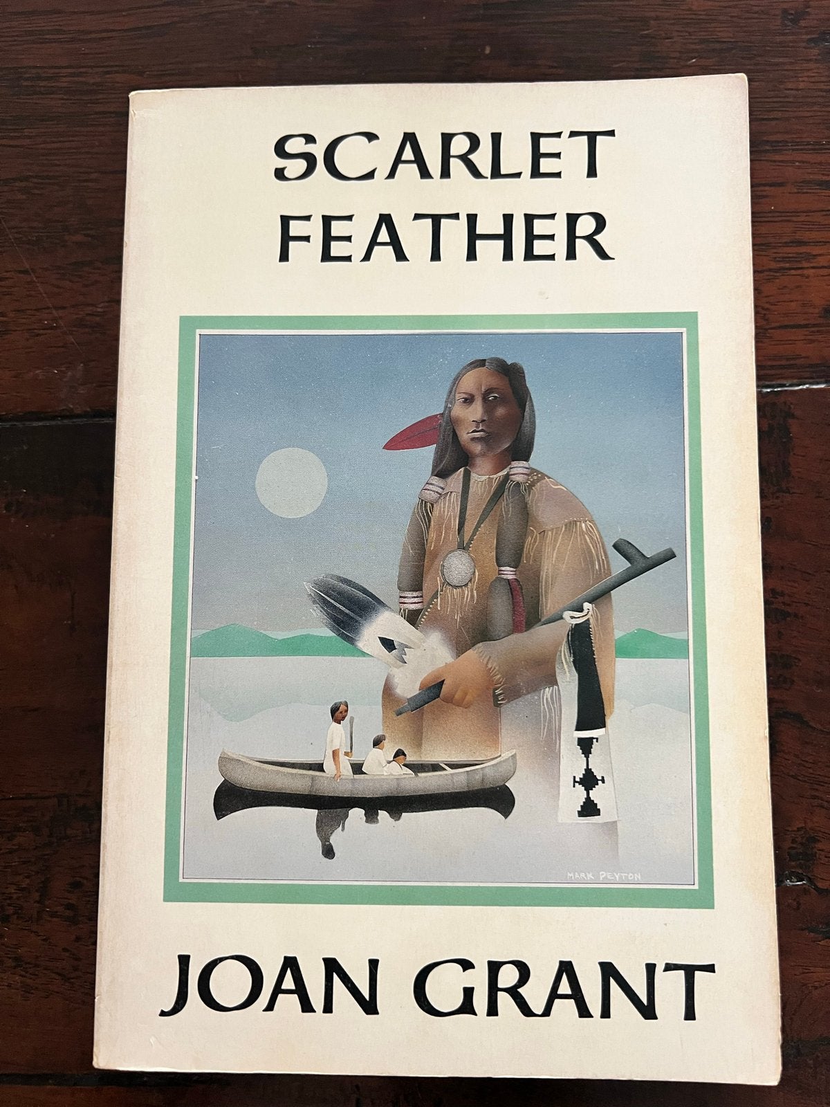 Scarlet Feather - Joan Grant (1990 Eerste Druk), Boeken, Romans, Zo goed als nieuw, Amerika, Ophalen of Verzenden
