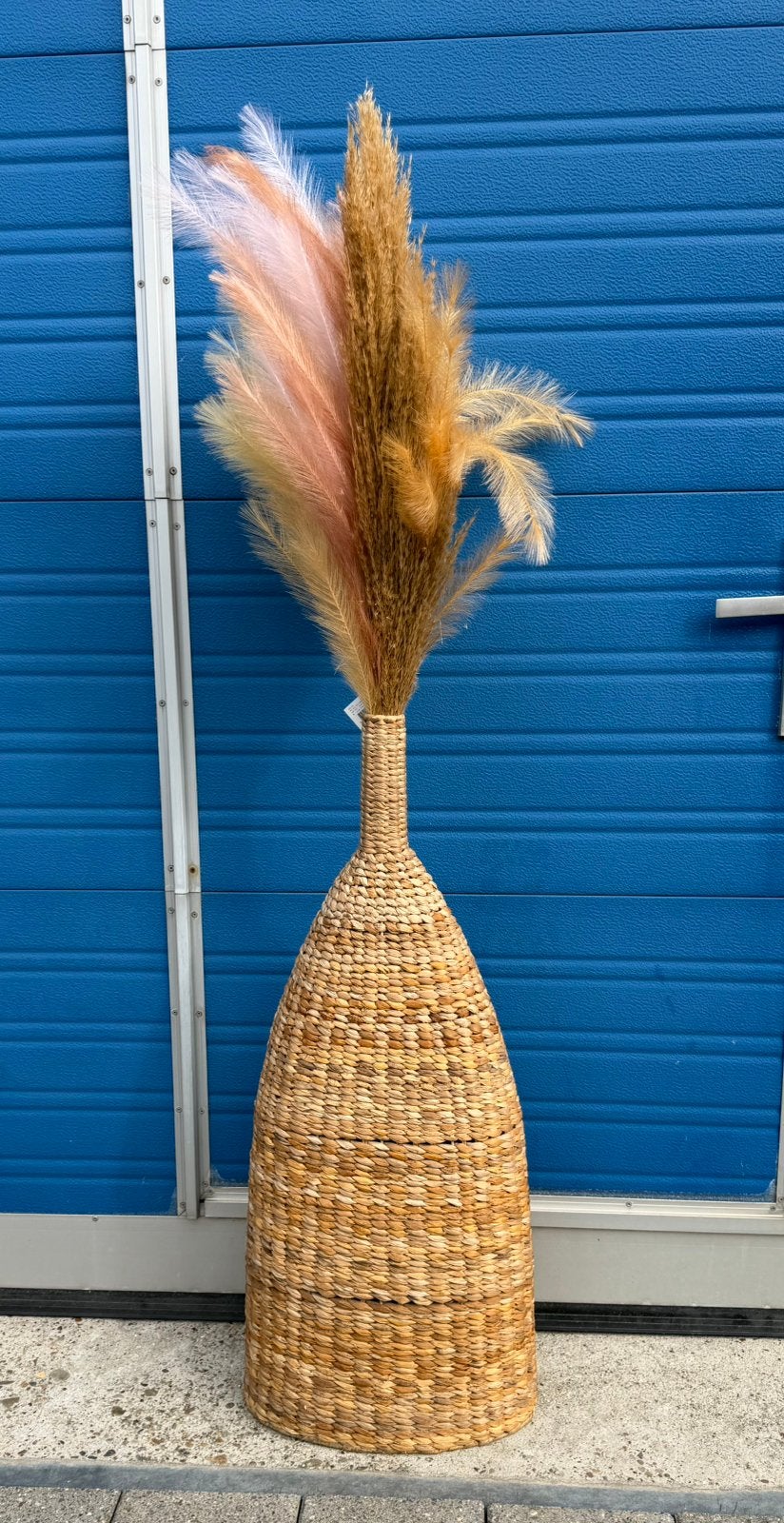 Grote gevlochten vloervaas 90 cm met pampas pluimen, Ophalen, Inclusief droogbloemen, Bruin, Natuurlijk materiaal