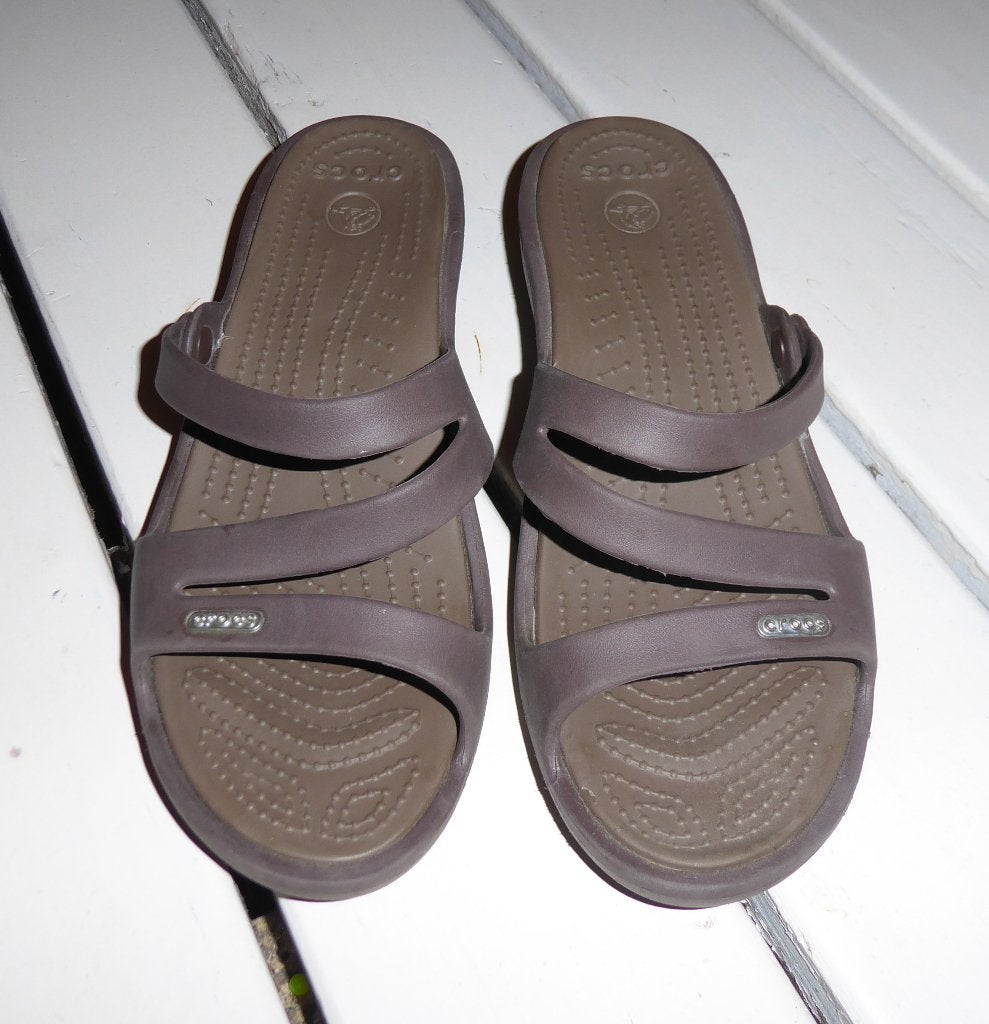 Crocs Patricia slippers/ sandalen bruin dames maat 39/40, Bruin, Zo goed als nieuw, Crocs, Sandalen of Muiltjes