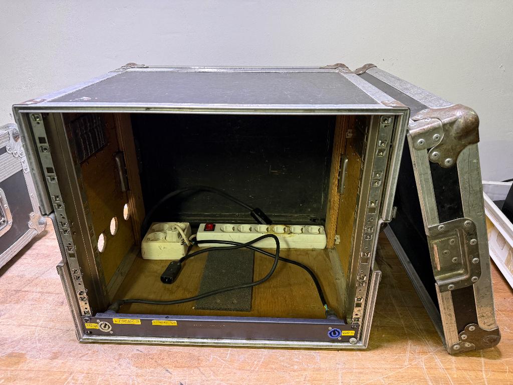 Meekel Flightcase Doubledoor 9U, Ophalen of Verzenden, Gebruikt, Overige instrumenten, Flightcase