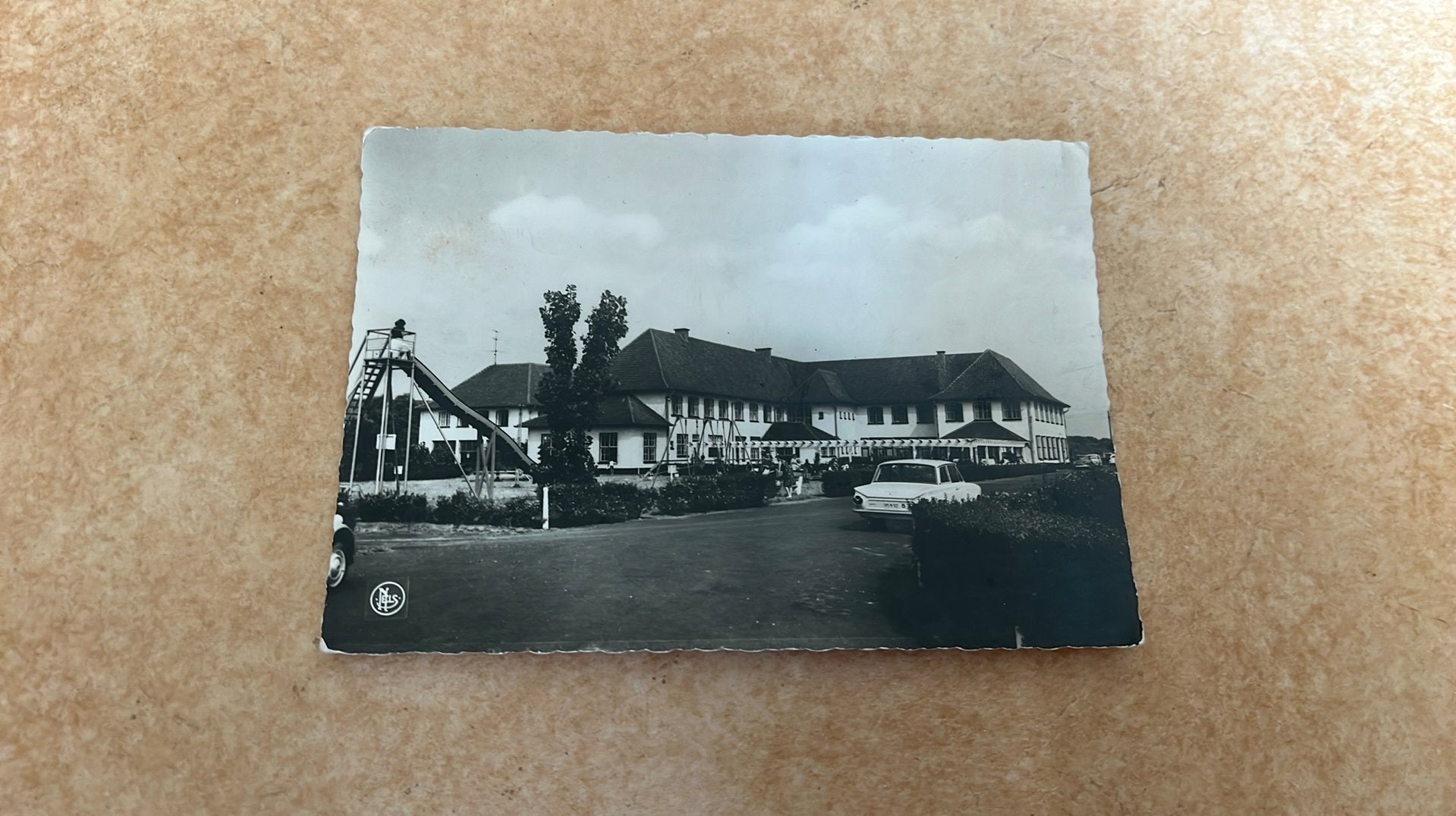Westende restaurant Zon en Zee met Ford Taunus, Ophalen of Verzenden, 1960 tot 1980, Ongelopen, West-Vlaanderen