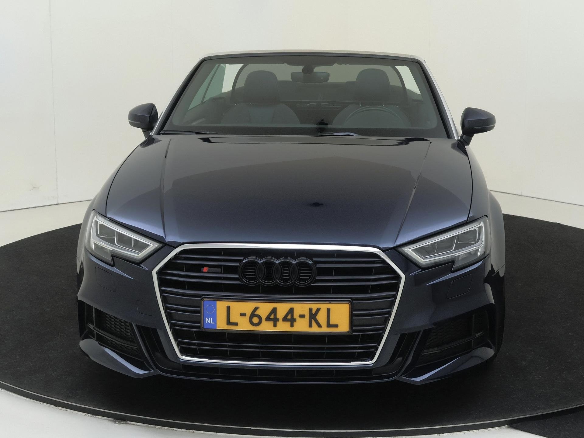 Audi A3 Cabriolet 35 TFSI CoD Design Pro Line Plus | airco a, Stof, Euro 6, 4 cilinders, Grijs