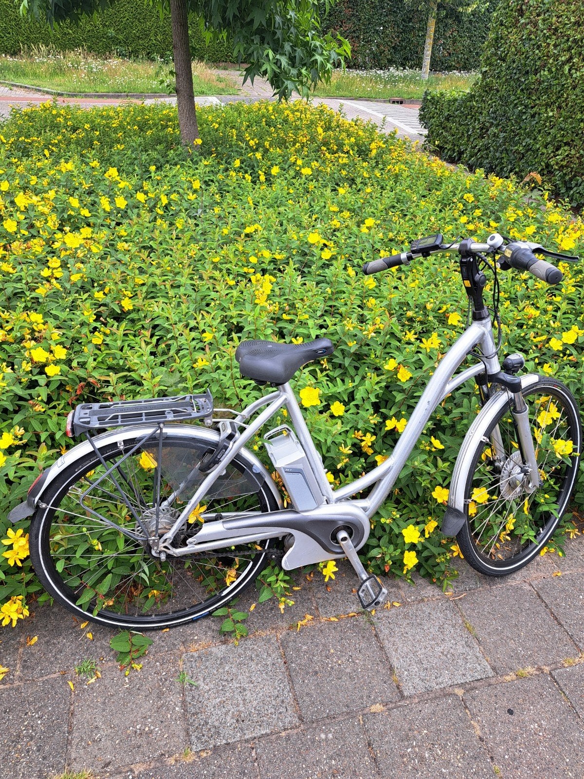 Dames fiets met midden motor, Fietsen en Brommers, Ophalen, Gebruikt, Overige merken