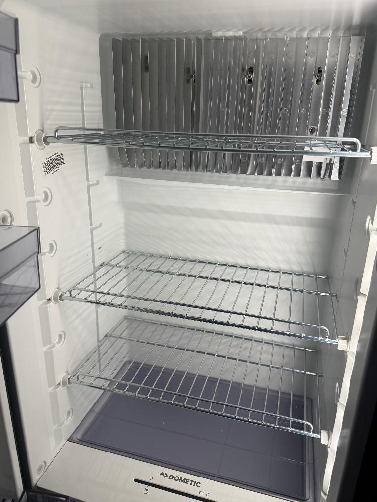 Dometic RMD 10.5 T 2025 Absorptie koelkast camper of caravan, Caravans en Kamperen, Camper-accessoires, Ophalen of Verzenden, Zo goed als nieuw