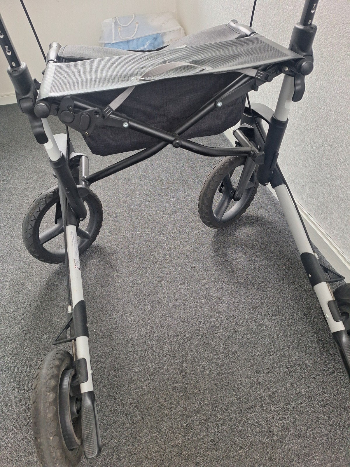 Rollator Torpo stevig, Diversen, Rollators, Ophalen, Opvouwbaar, Zo goed als nieuw