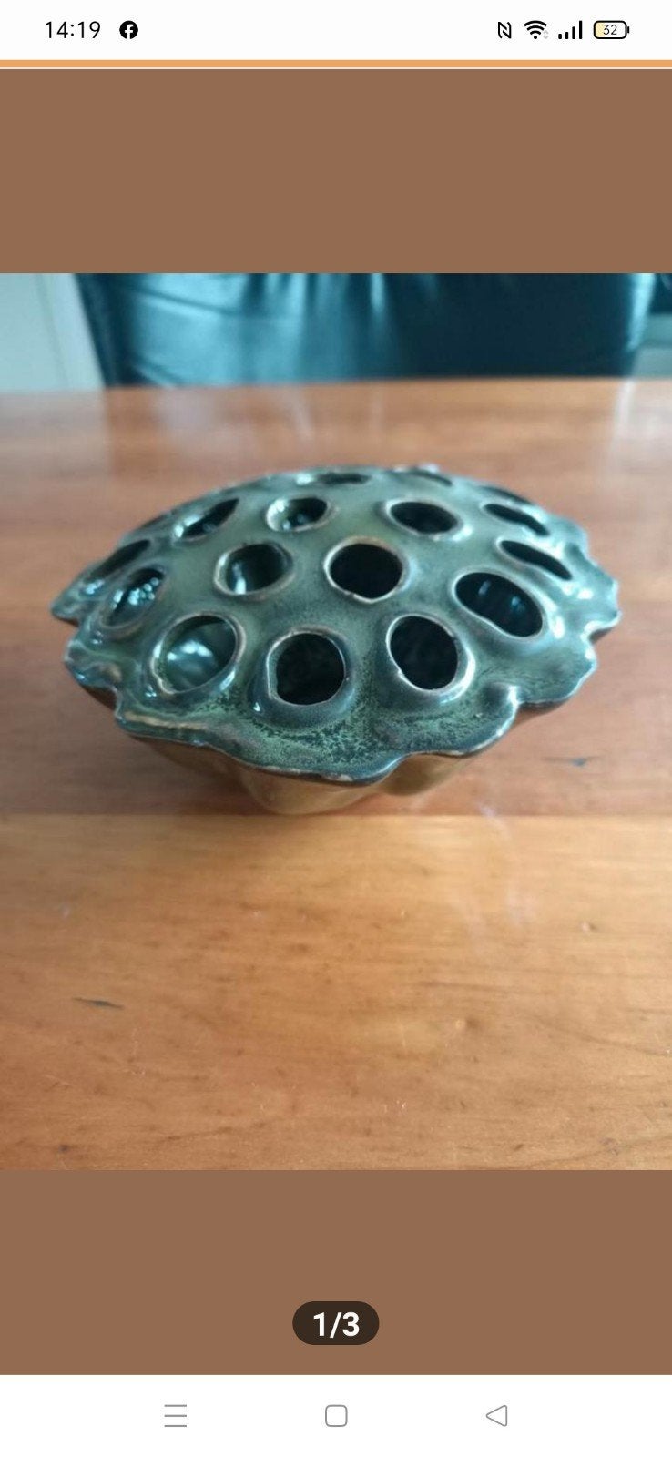 Decoratieve keramisch mosgroene vaasje van DK, Ophalen