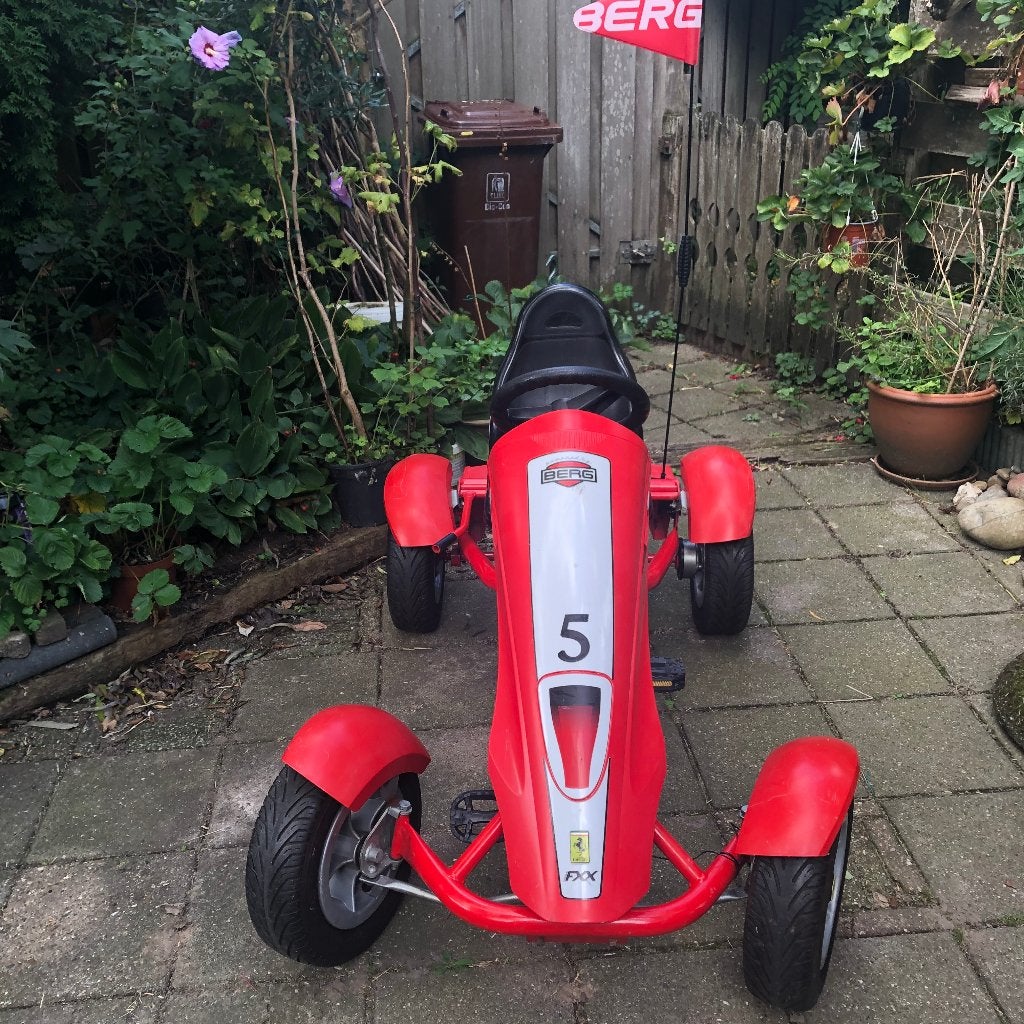 Berg Skelter Ferrari FXX no.5 rood,  met vlag, Kinderen en Baby's, Speelgoed | Buiten | Skelters, Ophalen, Gebruikt, Berg, Vrijloopautomaat