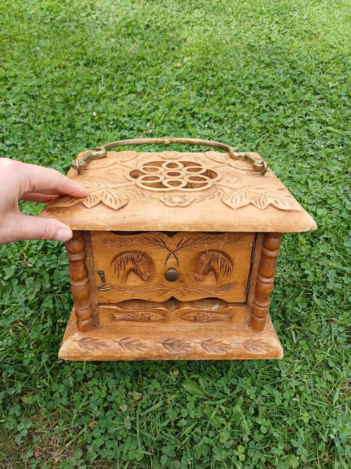 Unieke handgesneden houten stoof met diverse taferelen, Antiek en Kunst, Ophalen