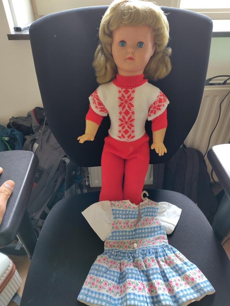 Vintage Unica Belgium Pop met extra jurkje, Verzamelen, Poppen, Ophalen of Verzenden, Gebruikt, Pop