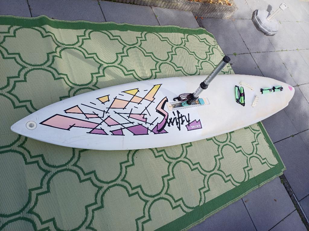 surfgieken en surfplank, Watersport en Boten, Windsurfen, Gebruikt, 5 tot 6.5 m², 300 cm of meer, Plank
