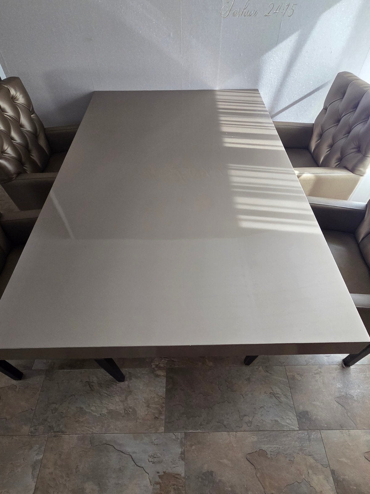 Foto 7 van u bank let op 2 verschillende eetkamer sets