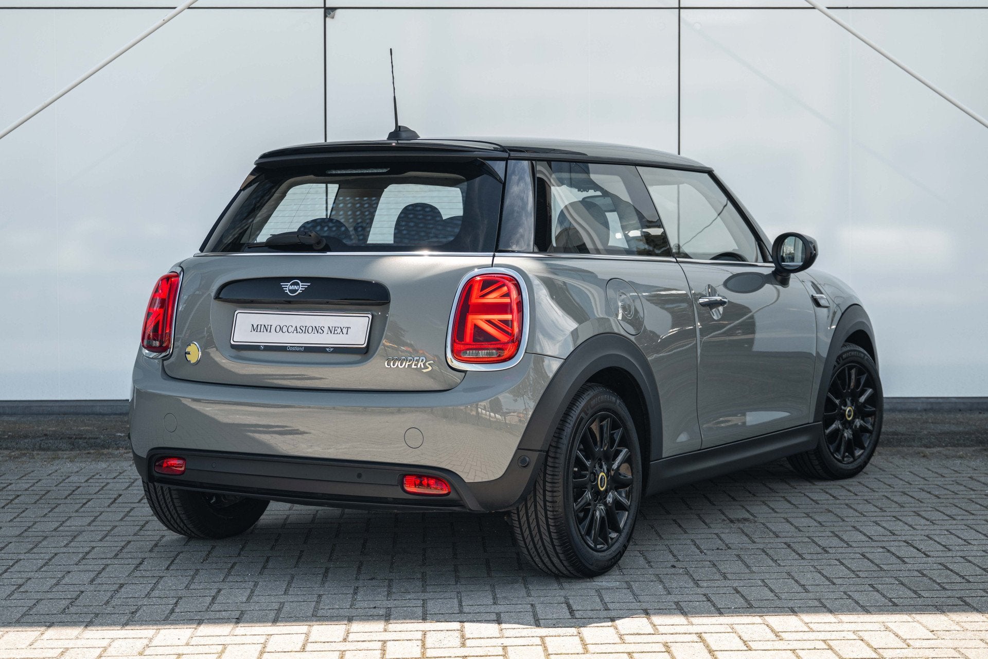 MINI Electric Classic / Sportstoelen / Cruise Control / LED, Auto's, Met garantie (alle), 4 stoelen, Leder en Stof, Mini Electric