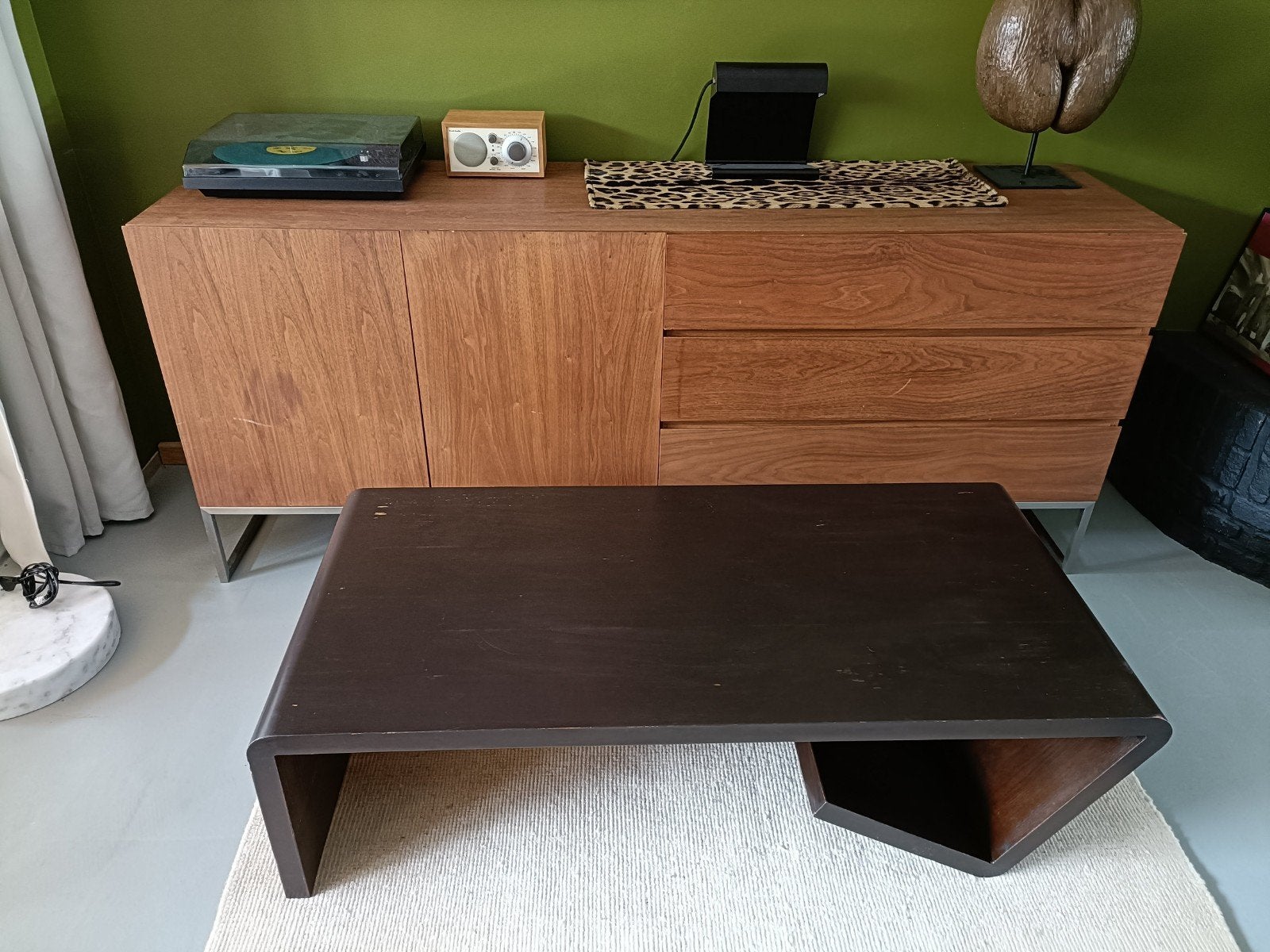 Notenhout modern design dressoir lowboard, Gebruikt, Met deur(en), 150 tot 200 cm, Ophalen of Verzenden