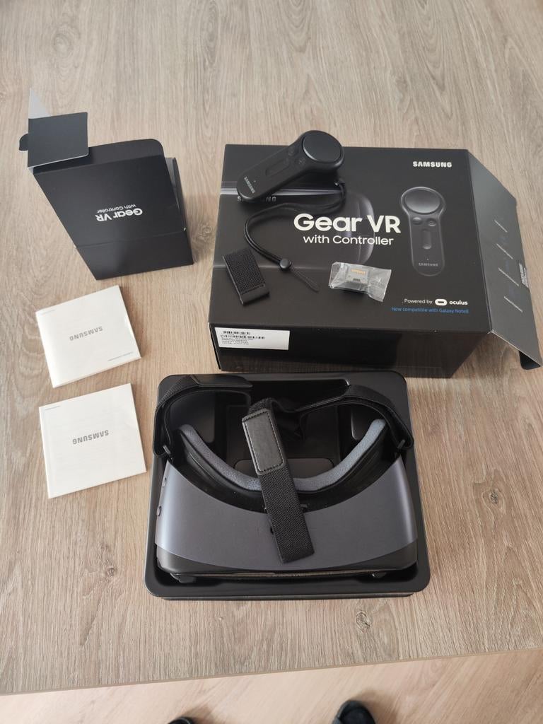 Samsung Gear VR met Controller, Spelcomputers en Games, Virtual Reality, Ophalen of Verzenden, Zo goed als nieuw, Telefoon