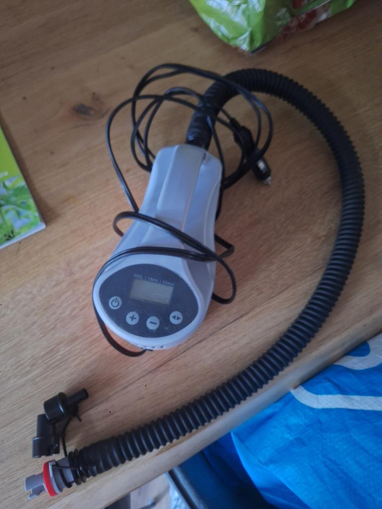 IWT Elektrische Luchtpomp voor Opblaasbare Artikelen, Ophalen of Verzenden