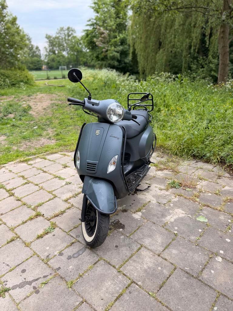 BTC Riva luxury, Zo goed als nieuw, Benzine, Ophalen, Overige merken