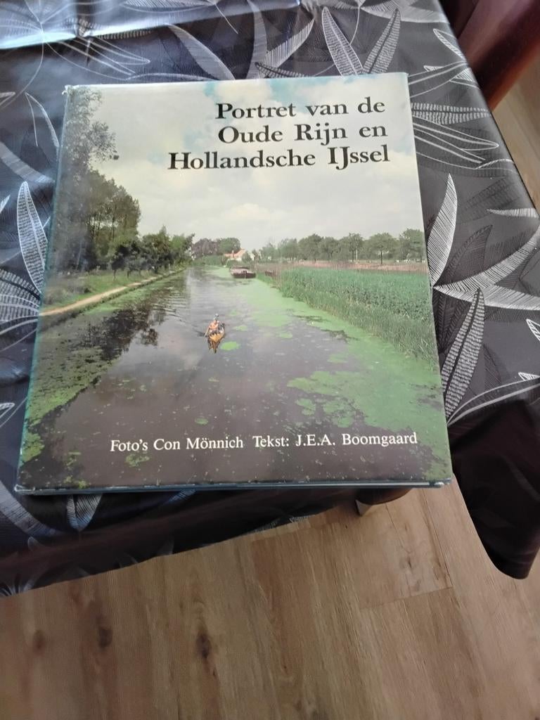 Portret van de oude rijn en de hollandse ijssel, Ophalen of Verzenden, Zo goed als nieuw, J e a boomgaard