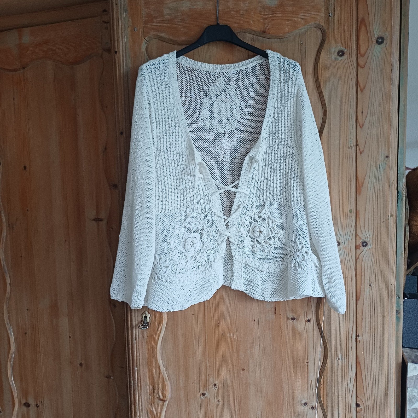 Wit gebreid vest met kanten gehaakte detais uniekls, Wit, Maat 46/48 (XL) of groter, Ophalen of Verzenden, Onbekend
