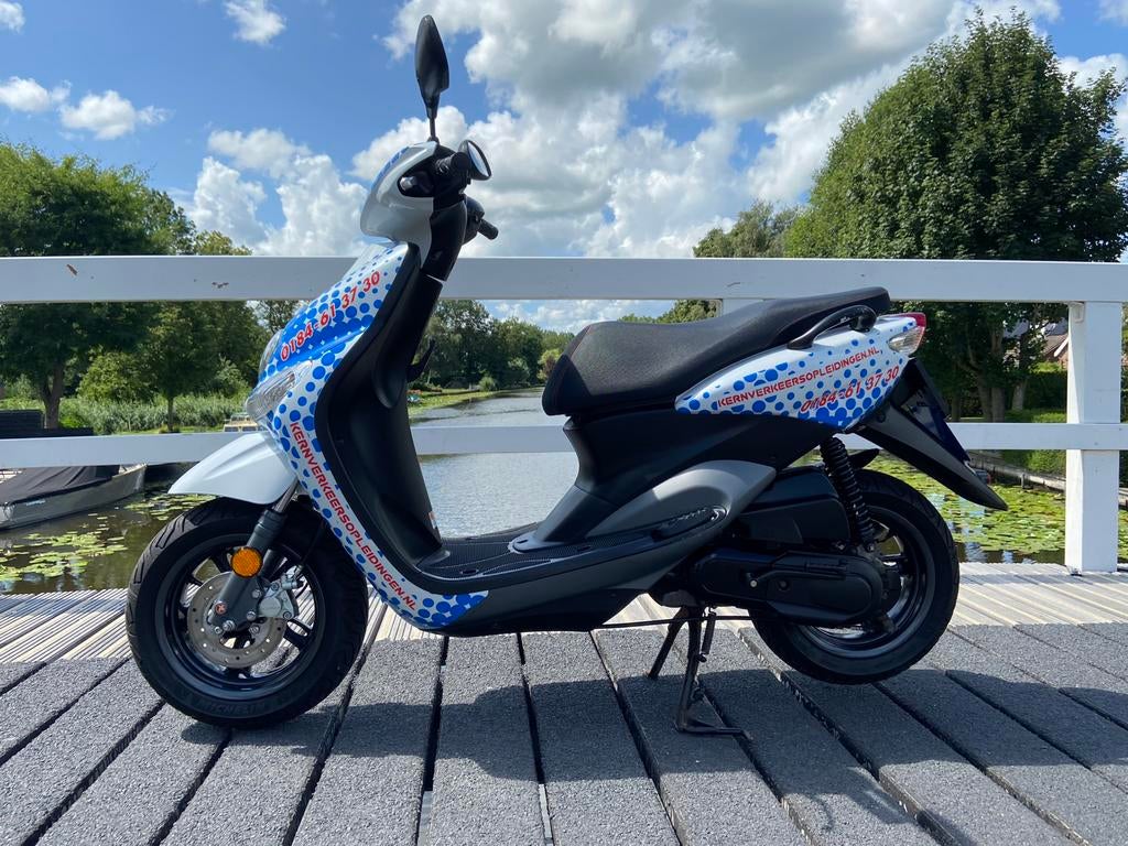 Yamaha Neo's scooters-sublieme staat, nieuwe city max banden, Fietsen en Brommers, Scooters | Yamaha, Ophalen, Maximaal 45 km/u