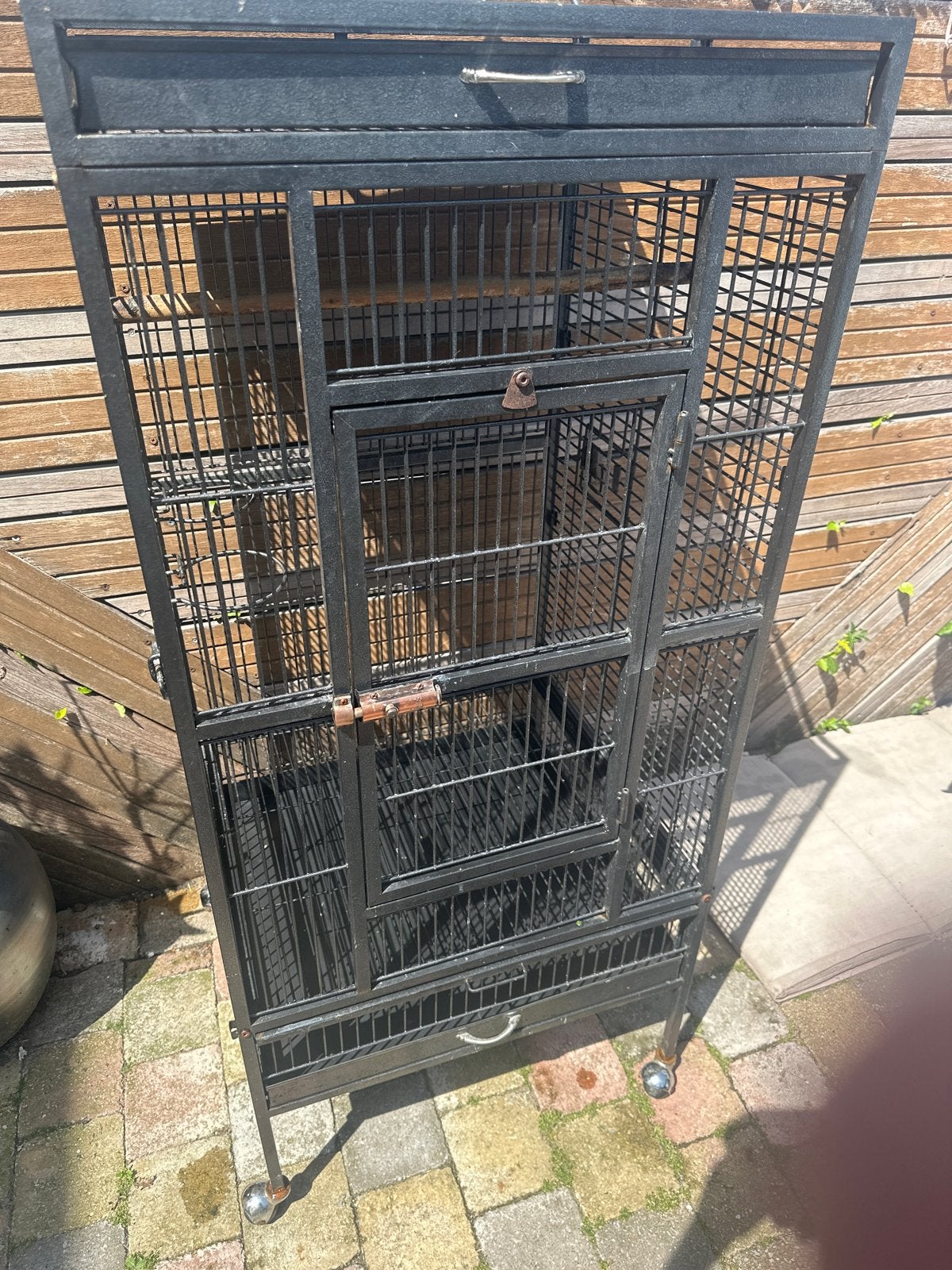 Vogelkooi voor papegaai of halsbandparkiet, Dieren en Toebehoren, Ophalen, Gebruikt, Metaal, Vogelkooi