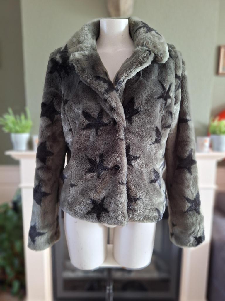 Goosecraft groen zwarte sterren jas jack winter L korte jas, Kleding | Dames, Goosecraft, Verzenden, Maat 42/44 (L), Zo goed als nieuw