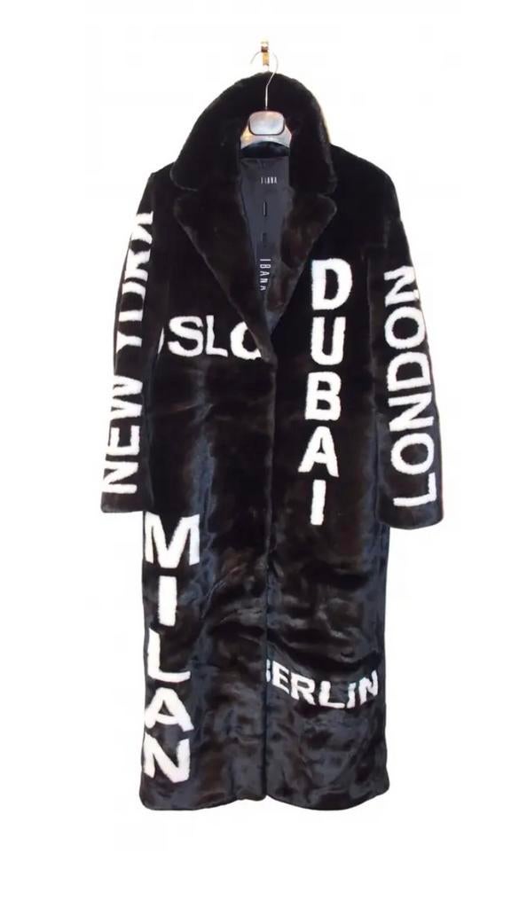 Ibana Zwarte Faux Fur Jas met Stedenprint - Maat S/M, Zwart, Ophalen of Verzenden, Zo goed als nieuw, Maat 36 (S)