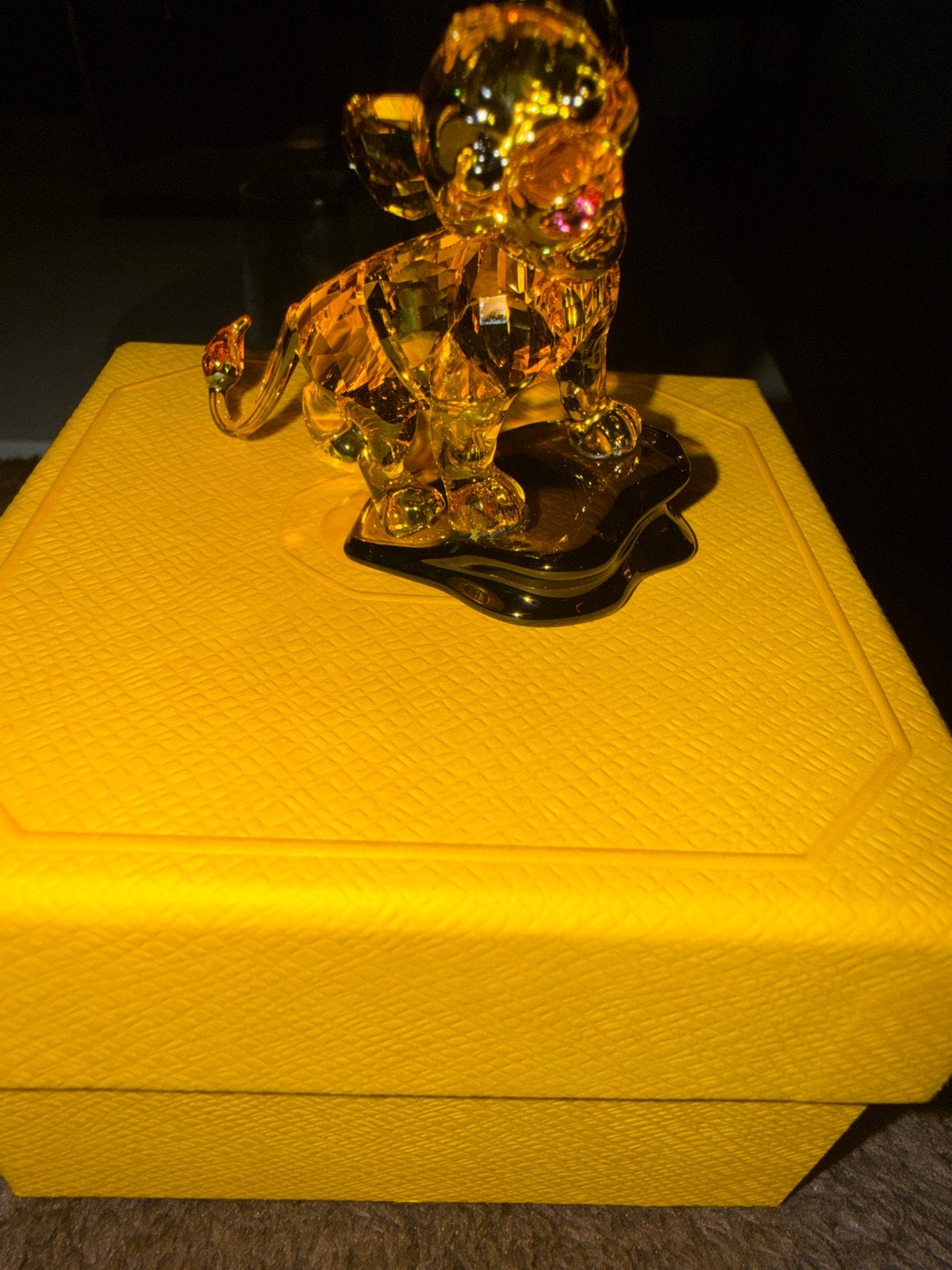 Swarovski Kristal Leeuw / Tijger Beeldje, Verzamelen, Verzenden, Zo goed als nieuw, Dier