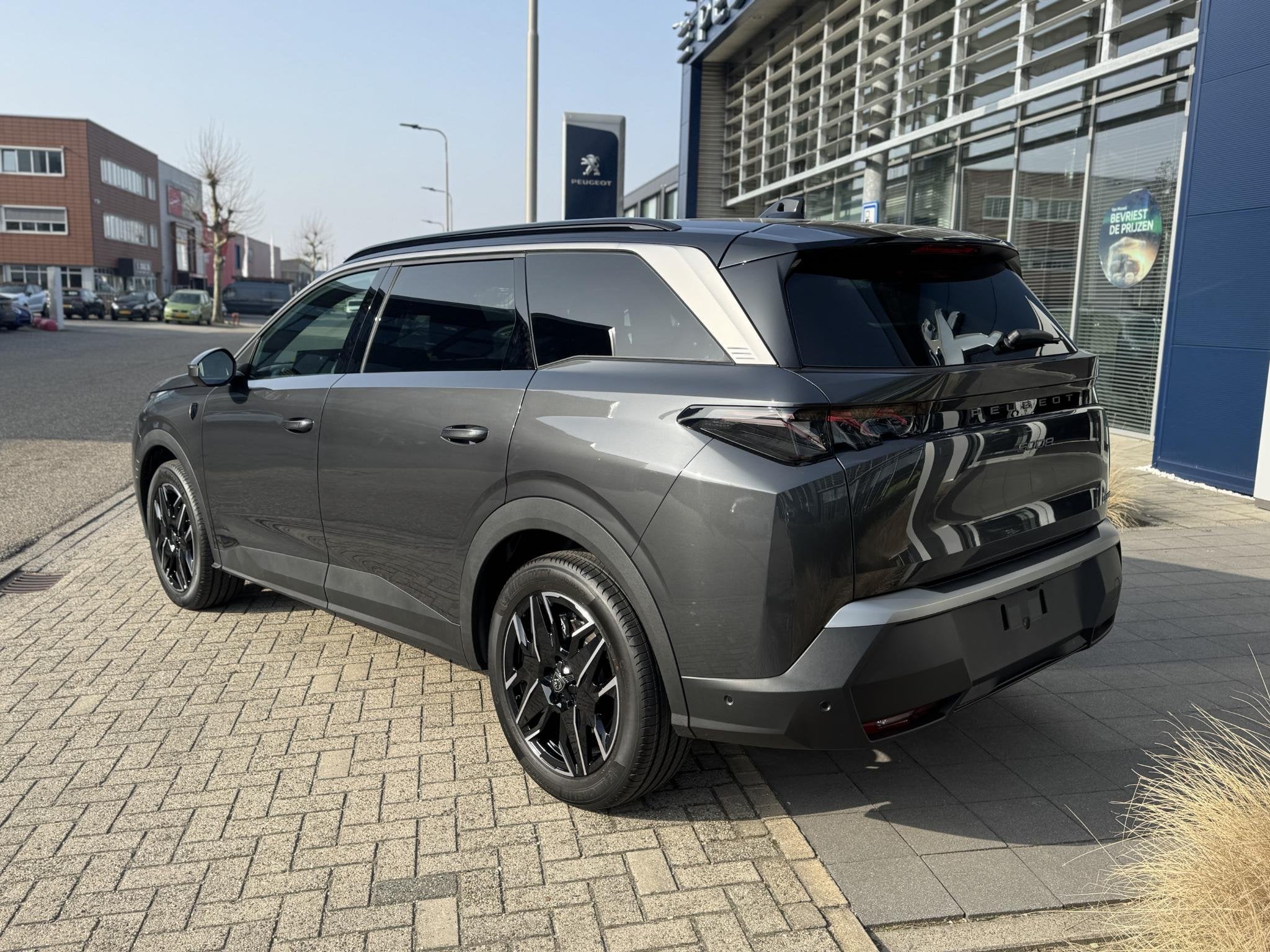 Peugeot 5008 Hybrid 145 GT l 360 Vision & Drive Assist Plus, Auto's, Verwarmde buitenspiegels, 1199 cc, Origineel Nederlands, Nieuw