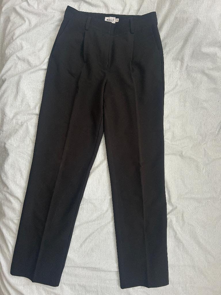 Nette zwarte pantalon van het merk NAKD / NA-KD maat 36, NA-KD, Zwart, Ophalen of Verzenden, Zo goed als nieuw