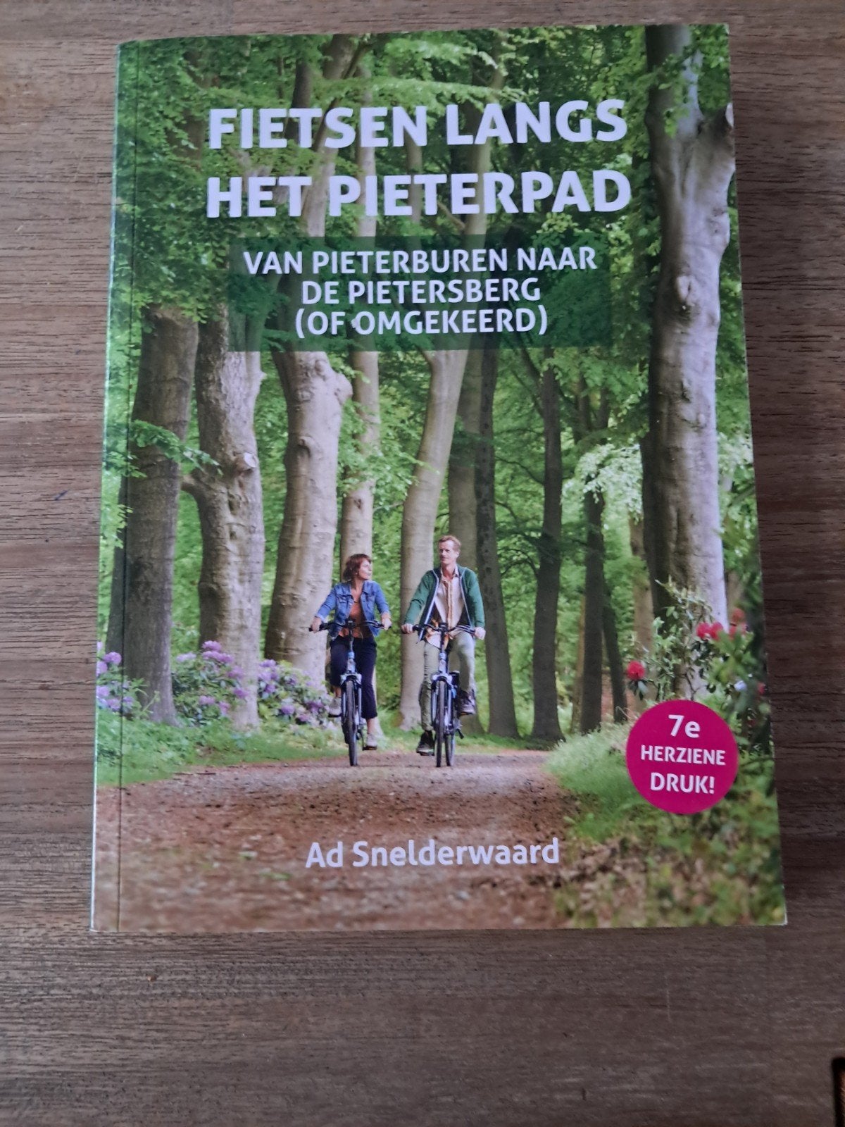 Fietsen langs het Pieterpad, Boeken, Fiets- of Wandelgids, Ad Snelderwaard, Nieuw, Benelux
